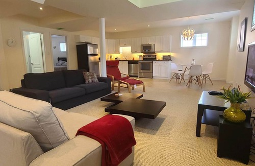 Richmond Hill House | 2 bdrm, kitchen, laundry, weekly - monthly discount