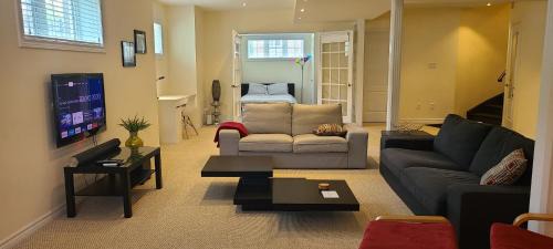 Richmond Hill House | 2 bdrm, kitchen, laundry, weekly - monthly