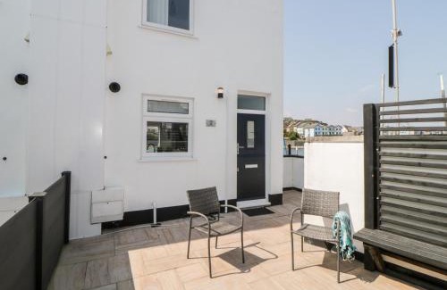 Turnchapel House | 2 Beach Cottage