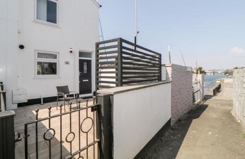 Turnchapel House | 2 Beach Cottage