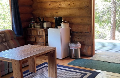 Tatlayoko Lake Cabin | #2 Beautiful modern log cabin in Tatlayoko Valley with an amazing view.