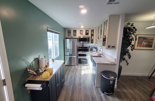 East Whittier House | 2-bed 1 bath guest unit @stayinwhittier