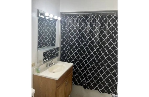 Posen Apartment | 2 Bed 1 Bath Rental balcony Close to Ingalls Hospital