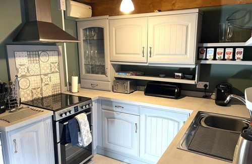 Langrick Cottage | 2-Bed 18th Century Barn - Sleeps 6 - Pet Friendly