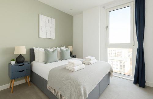 Bromley South Apartment | 2 Bed, 2 Bath Apartment in Bow