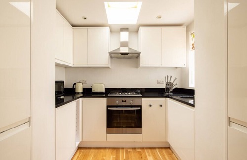 Queenstown Apartment | 2 Bed Apartment in Battersea