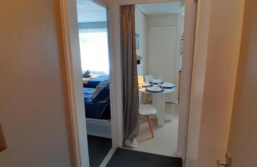 Northampton Apartment | 2 Bed Apartment Sleeps4 with FreeP & Internet