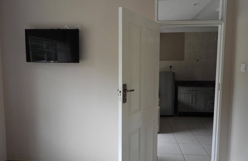 Harare Apartment | 2 Bed Apartment With Ensuite Kitchenette- 2071