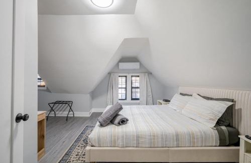 Black Rock Historic District Apartment | 2 Bed Apt in BlackRock by beach