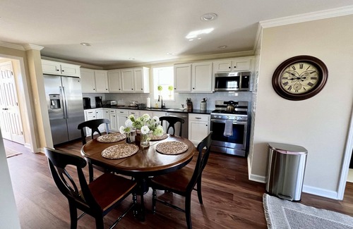 Skaneateles House | 2 bed Carriage House/Pet friendly-Walk to Village