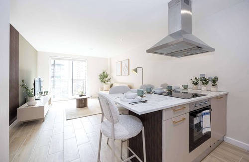 Cheetham Hill Apartment | 2 Bed Central Flat By City SuperHost