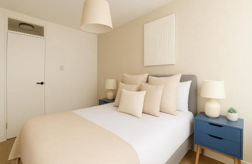Harrow Road Apartment | 2 Bed Garden Flat in Islington