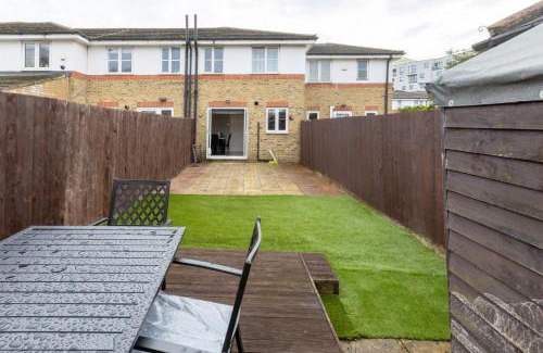 South Bermondsey Apartment | 2-Bed Home London - Long Stays