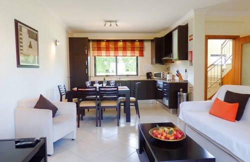 Pera House | 2 Bed House, Pera, Nr. Albufeira, Algarve. - Shared Pool