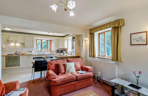 Barlow House | 2 bed in Barlow PK612