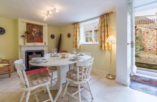 Little Walsingham House | 2 Bed in Little Walsingham KT158