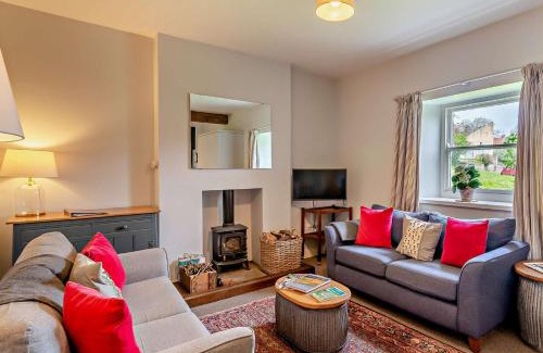 Moulton House | 2 Bed in Richmond G0139