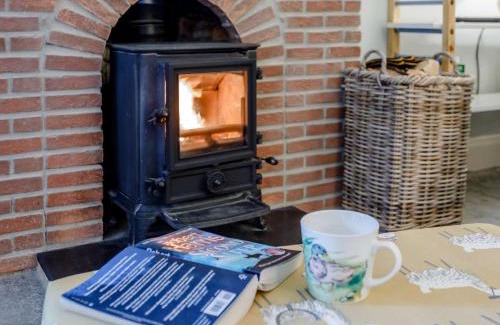 Wedmore House | 2 Bed in Wedmore 82378