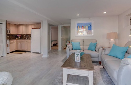 Ocean Grove House | 2-bed Luxury Ground Floor Unit in charming Ocean Grove - steps from beach!