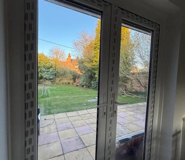 Lacey Green House | 2 Bed-Sleeps 5-Private Garden-Free Parking