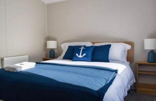 Morecambe House | 2 Bed - Sleeps 6 - 15min Walk to Beach