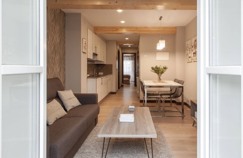 Santiago de Compostela Apartment | 2 bedroom apt. 3 min. walking to cathedral - garden terrace wifi elevator - P1