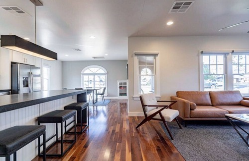 Encanto House | 2 Bedroom 2 Bath Home in Historic Neighborhood