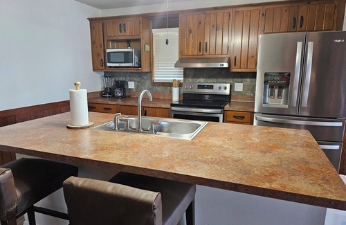 Henderson County House | 2 bedroom 2 bath Waterfront Lake Palestine Home, Boathouse, and Firepit