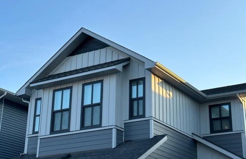 Keith House | 2 Bedroom 2 Washrooms Brand New Beautiful & Cozy Suite