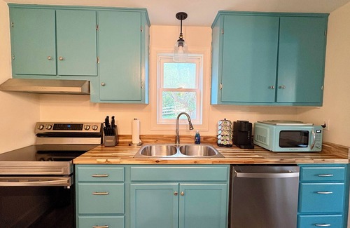Castleton House | 2 Bedroom 4 person house with private hot tub on Rural Estate