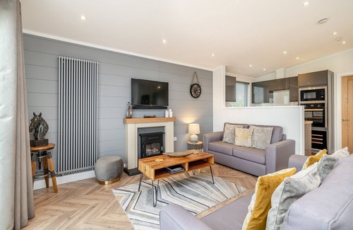 Shepton Mallet Ski Chalet | 2 bedroom accommodation in Midsomer House, East Compton