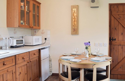 Pont-ar-gothi Cottage | 2 bedroom accommodation in White Mill, near Carmarthen