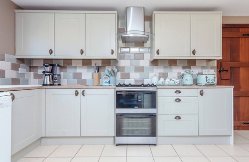 Watersfield Cottage | 2 bedroom accommodation in Bury Gate, near Pulborough