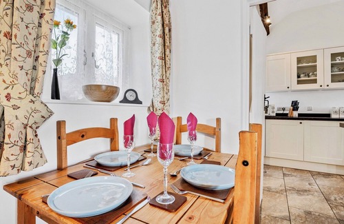 Blackford Cottage | 2 bedroom accommodation in South Barrow, near Yeovil