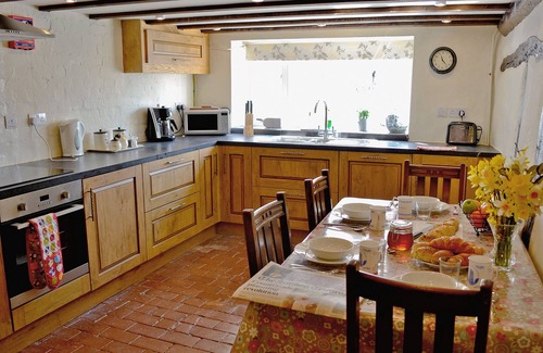Cullompton Cottage | 2 bedroom accommodation in Kentisbeare, near Cullompton