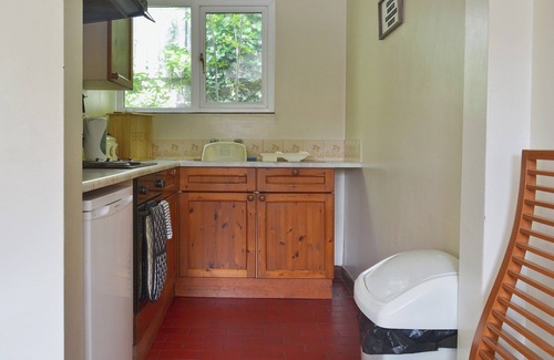 East Huntspill Cottage | 2 bedroom accommodation in East Huntspill, near Highbridge