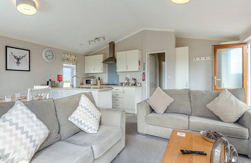 Somerton Ski Chalet | 2 bedroom accommodation in Charlton Adam, Somerton