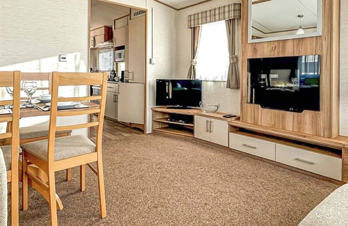 Ningwood House | 2 bedroom accommodation in Newbridge, Nr Yarmouth