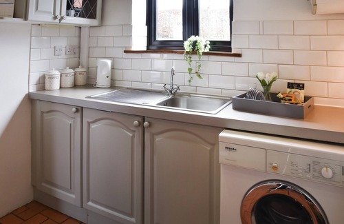 Moulton St Mary Cottage | 2 bedroom accommodation in Moulton St Mary, near Brundall