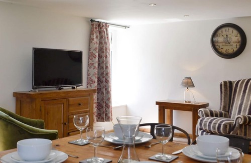 Mawr Cottage | 2 bedroom accommodation in Garnswllt, near Ammanford