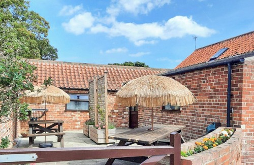 Alford House | 2 bedroom accommodation in Mumby, near Anderby Creek
