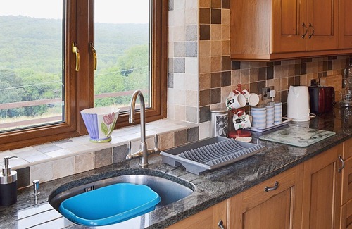 Hoylandswaine Cottage | 2 bedroom accommodation in Deepcar