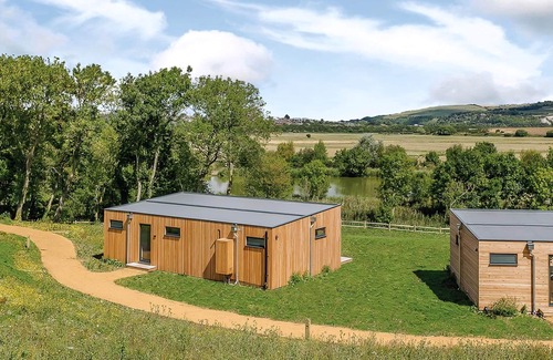 Lewes Ski Chalet | 2 bedroom accommodation in Lewes