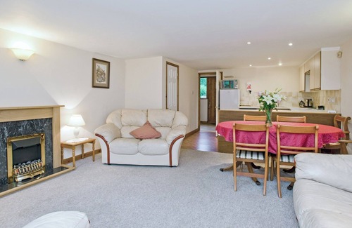 Smallburgh Cottage | 2 bedroom accommodation in Wayford Bridge, near Stalham