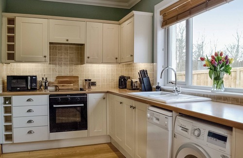 Perth Cottage | 2 bedroom accommodation in Aberargie, near Perth