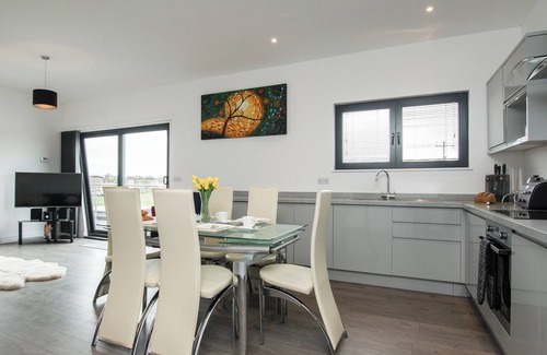 Street Cottage | 2 bedroom accommodation in Sharpham, near Glastonbury