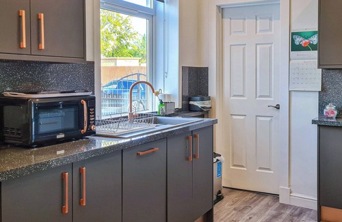 Wishaw Cottage | 2 bedroom accommodation in Wishaw, North Lanarkshire