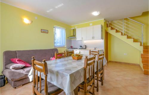 Gracisce House | 2 Bedroom Amazing Home In Brescic