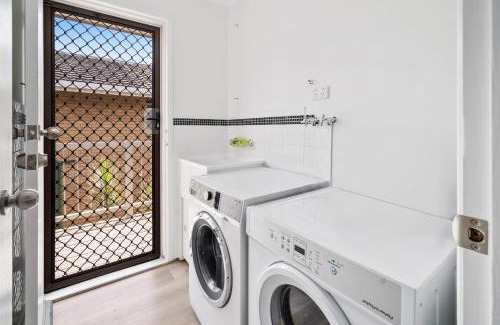 Mount Warren Park Apartment | 2 Bedroom Apartment between Brisbane & Gold Coast