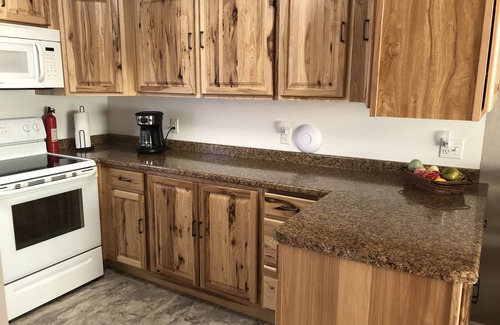 Phillips Apartment | 2 Bedroom Apartment Close to the Action